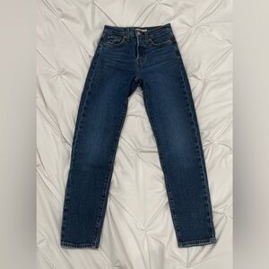 EUC no flaws levi’s premium denim wedgie icon stretch jeans sz 23 dark wash